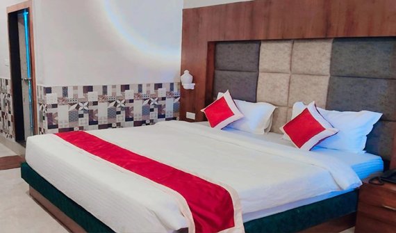 Deluxe Bedroom
